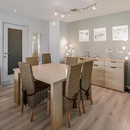 דירה Varzaly 0401 Met Parking