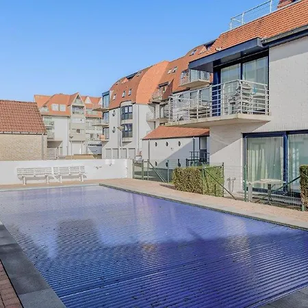 Varzaly 0401 Met Parking アパート *